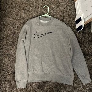 Nike dri-fit crewneck light grey never worn